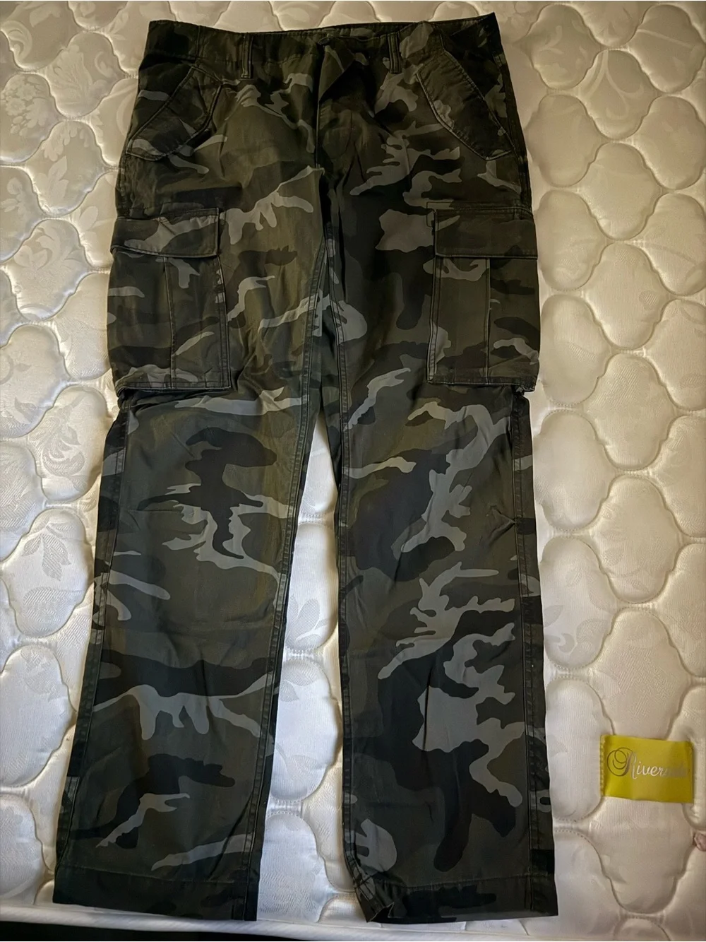 Old Navy Men's Dark Green Camo Cargo Pants